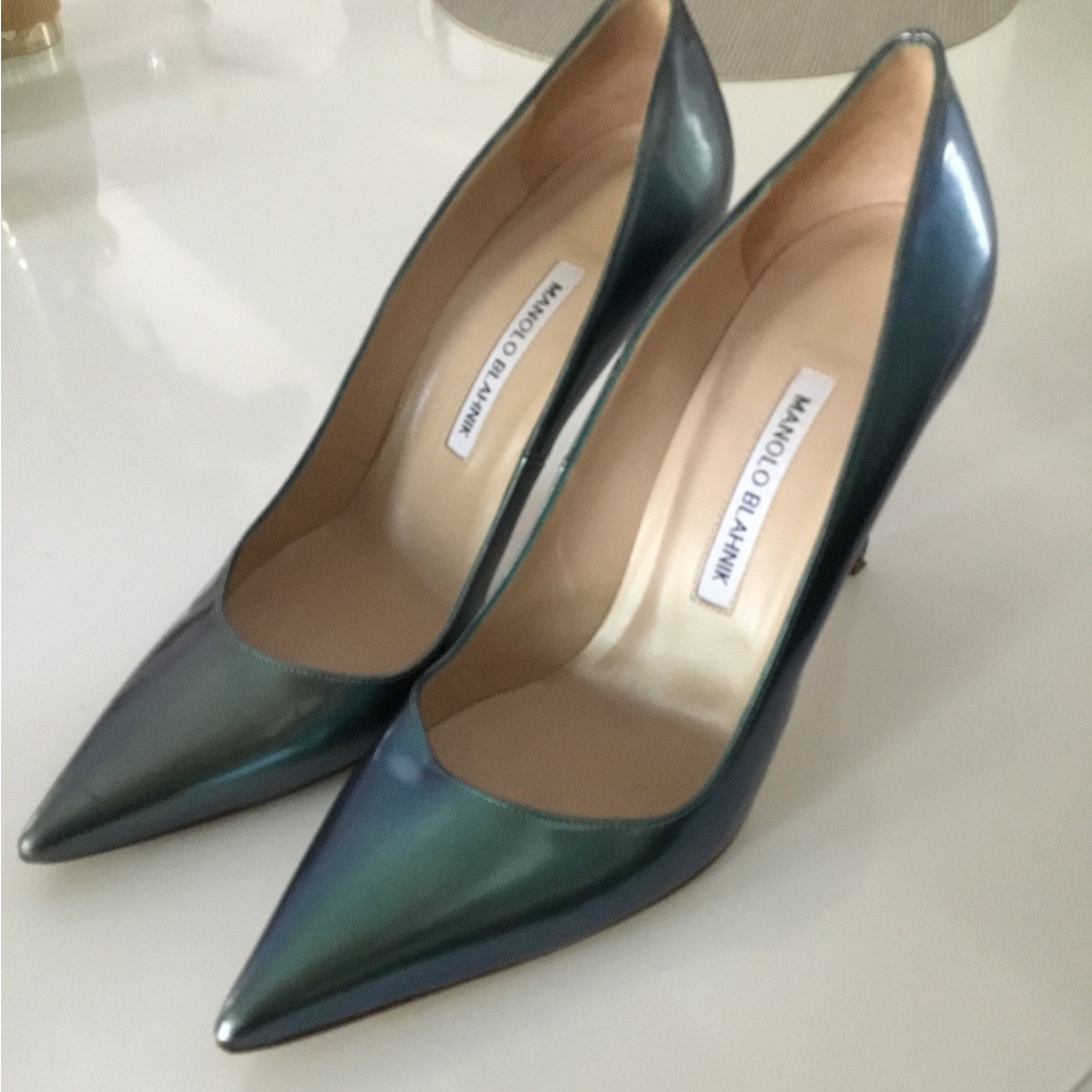 Manolo Blahnik Metallic Teal Pointed-Toe Pumps Bb 105mm Size 39